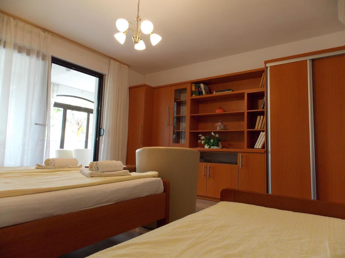 Apartments Cutic Malinska Ngoại thất bức ảnh